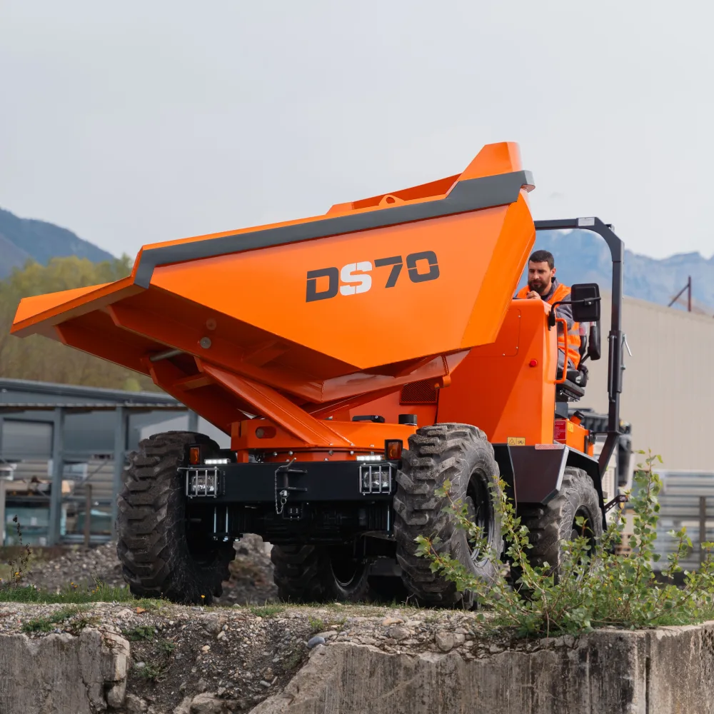 D’AVINO DS70 derékcsuklós dömper - Case Építőgépek