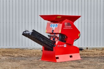 Red Rhino 3000 - caseepitogepek.hu