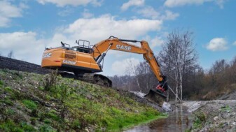 CASE CX250E, lánctalpas kotró